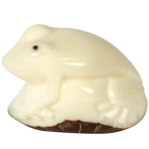 Frog in Relief Tagua Figurine